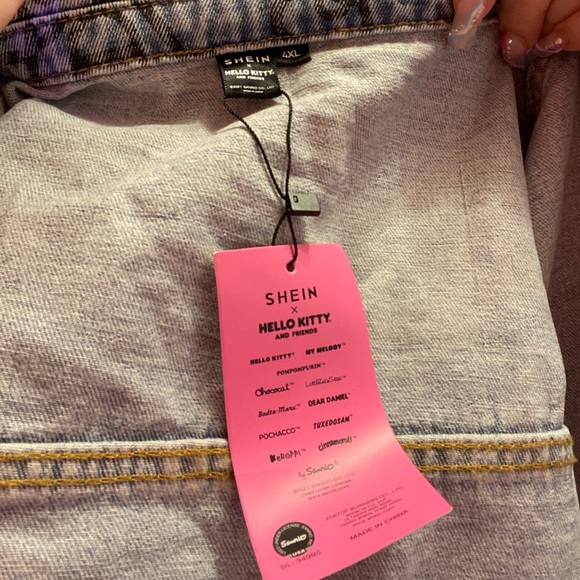 Hello kitty HK cropped denim vest - Picture 3 of 3